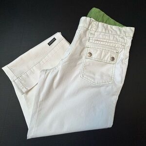Athleta women crop pants in whiteKhaki with 8 pockets & green stitching Sz4. U15